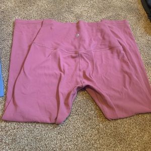 So Merlot Lululemon Aligns 21” VGUC size 4